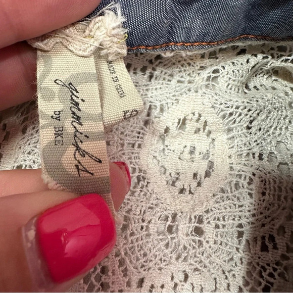 gimmicks by BKE boho western top sz small lace hem southwestern tapestry - Picture 8 of 12